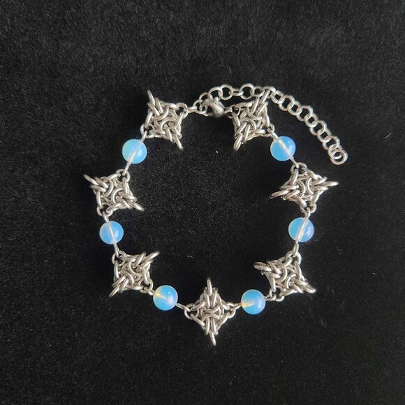 Silver star and blue opalites chainmail bracelet - Picture 3 of 11
